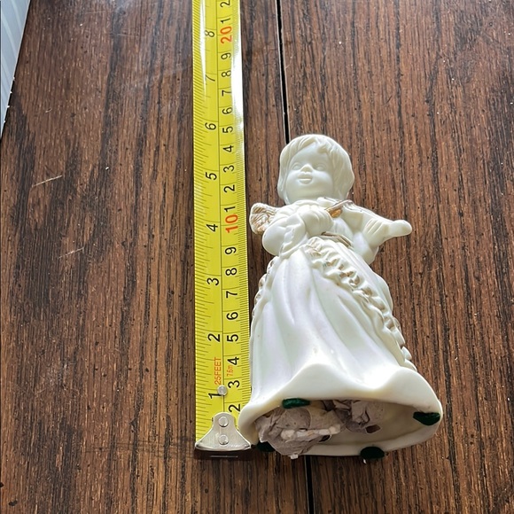 White Holiday Decor Angel Figurine Vintagee and New in the box playing Violin - Picture 6 of 6